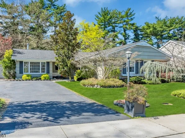 26 Inglewood Ln, Aberdeen Twp., NJ 07747
