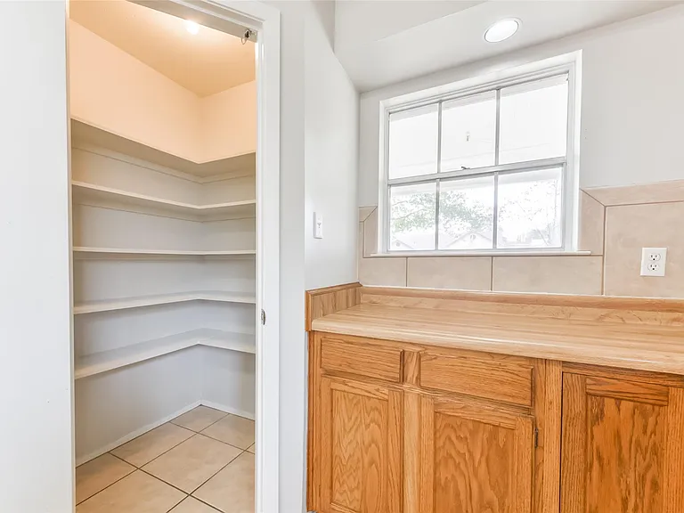 16606 Burlcreek — Photo 20