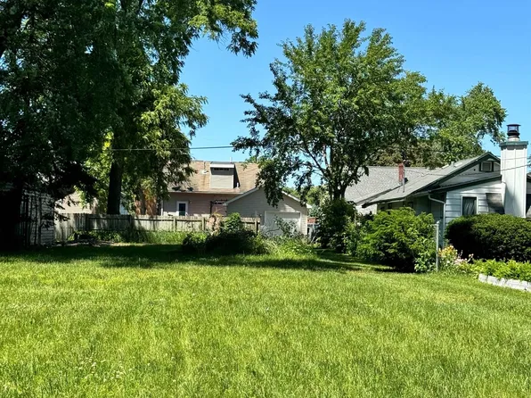 320 River Park Rd, Loves Park, IL 61111