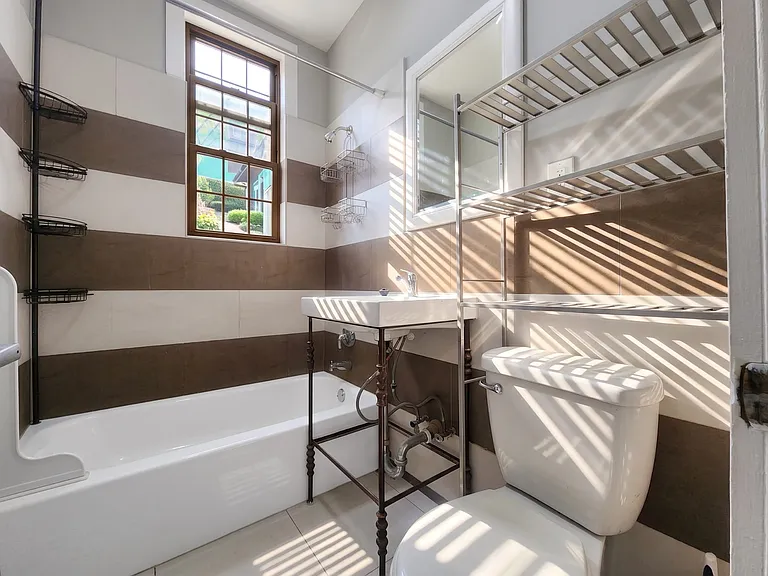 190 Wilson Ave #2D — Photo 15