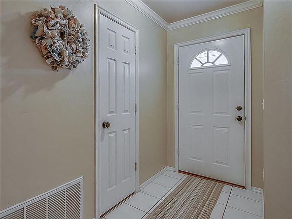 4th image of 3705 Windgate E