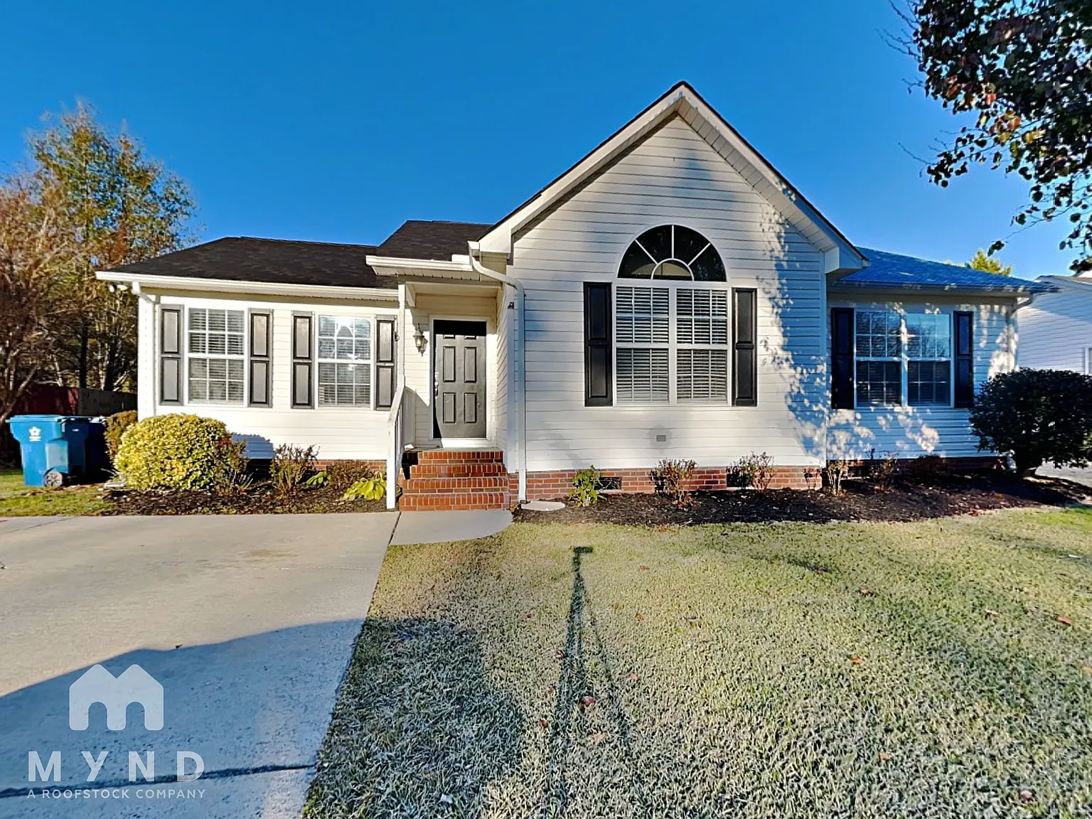 3 bed, 2.0 bath, 1310 sqft, $1,795 — Photo 1
