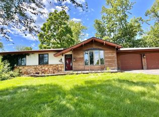 8306 Reforma Ct, Cedar Rapids, IA 52404