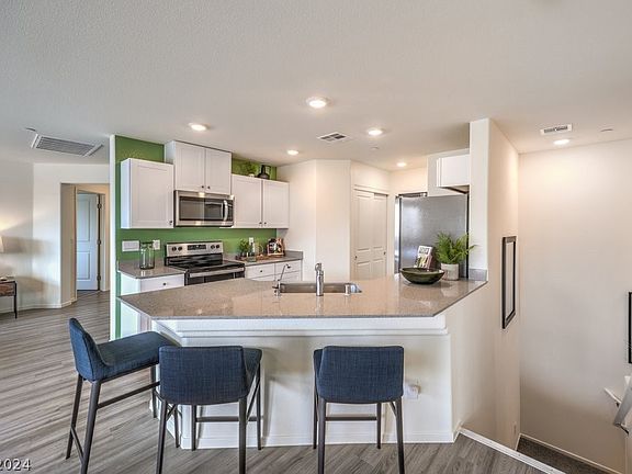 5th image of 7835 Jupiter Sky St #1