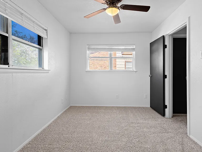 2806 Spring Valley Dr — Photo 14