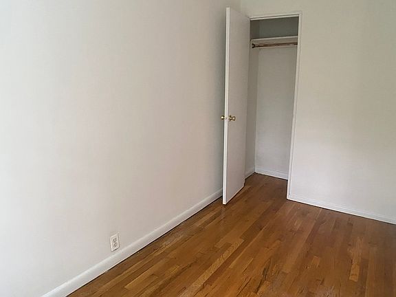 4th image of 213 E 31st St APT 3D
