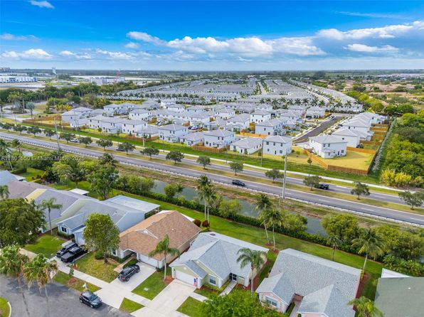 2590 SE 7th Pl, Homestead, FL 33033