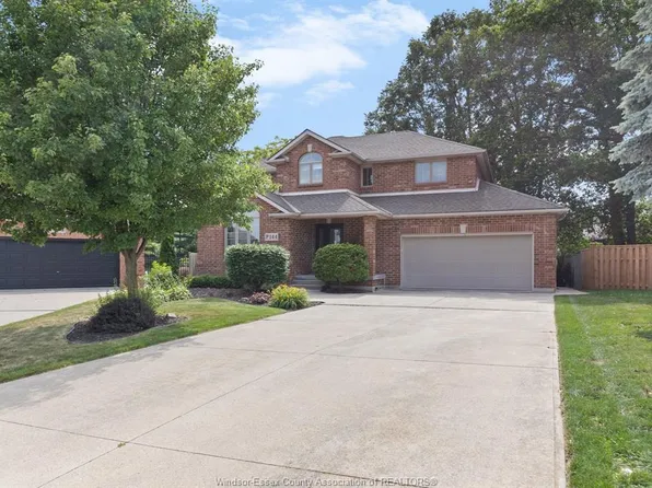 144 Pheasant Run Dr, Lakeshore, ON N8L 0Z7