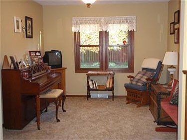 2nd image of 3416 Spencer Ln