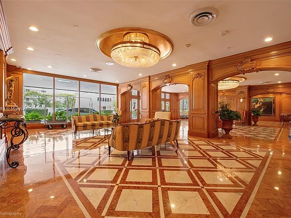 2nd image of 700 Biltmore Way APT 605