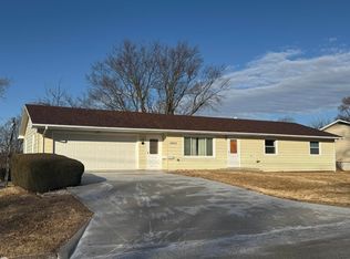 1002 N Vine St, Creston, IA 50801