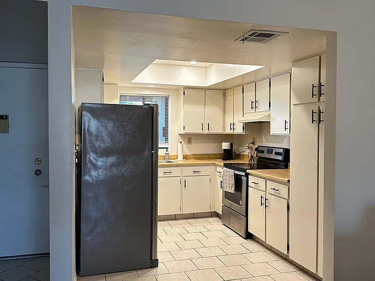 10828 N Biltmore Dr #227 — Photo 2