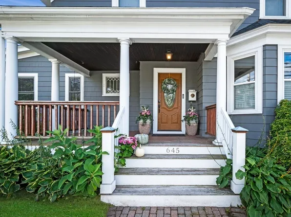 645 Humphrey St, Swampscott, MA 01907