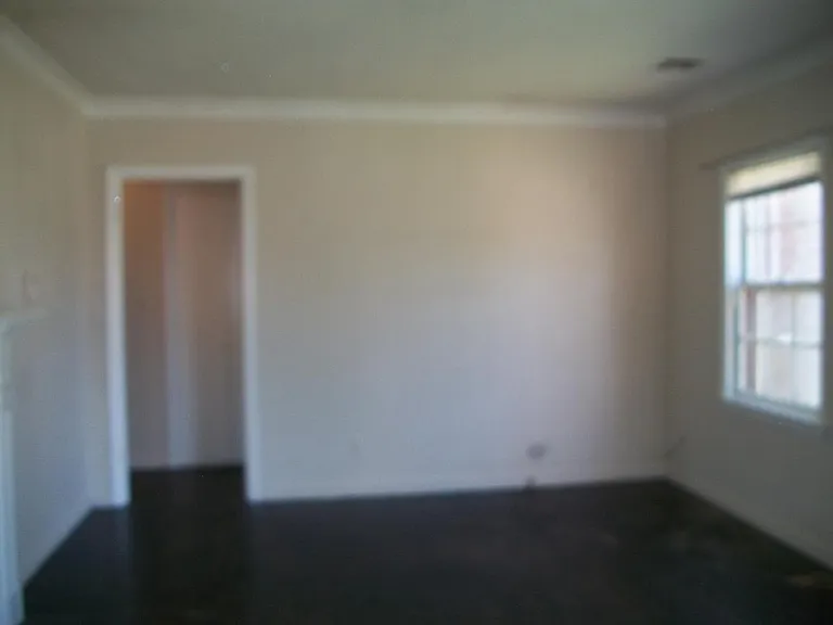 1631 N Lewis Pl — Photo 6