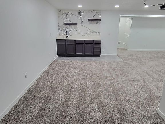 3rd image of 8938 Primo Ln