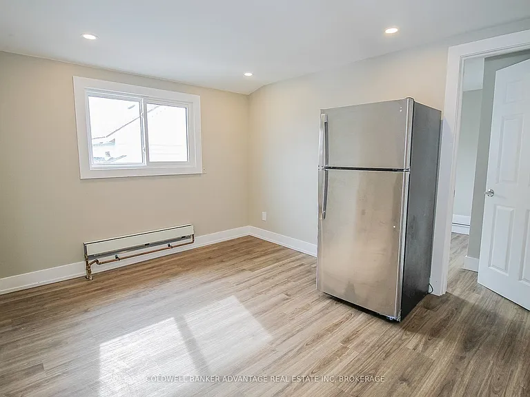 181 Welland St #UPPER — Photo 7