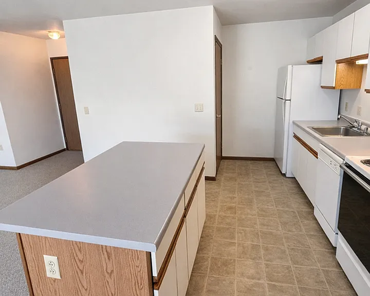 201 - 207 West Win Heights — Photo 14