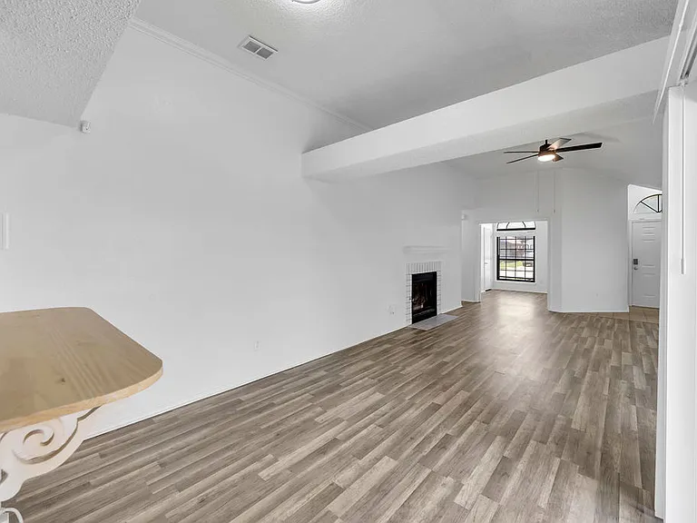 608 Rancho Dr — Photo 9