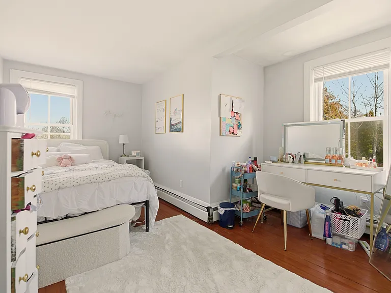 22 Summer St — Photo 14