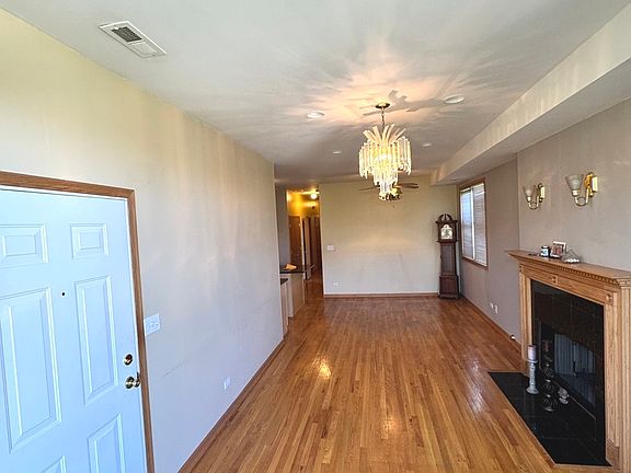 5th image of 4242 S Vincennes Ave APT 2