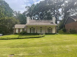 1114 Forest Hills Dr, Laurel, MS 39440