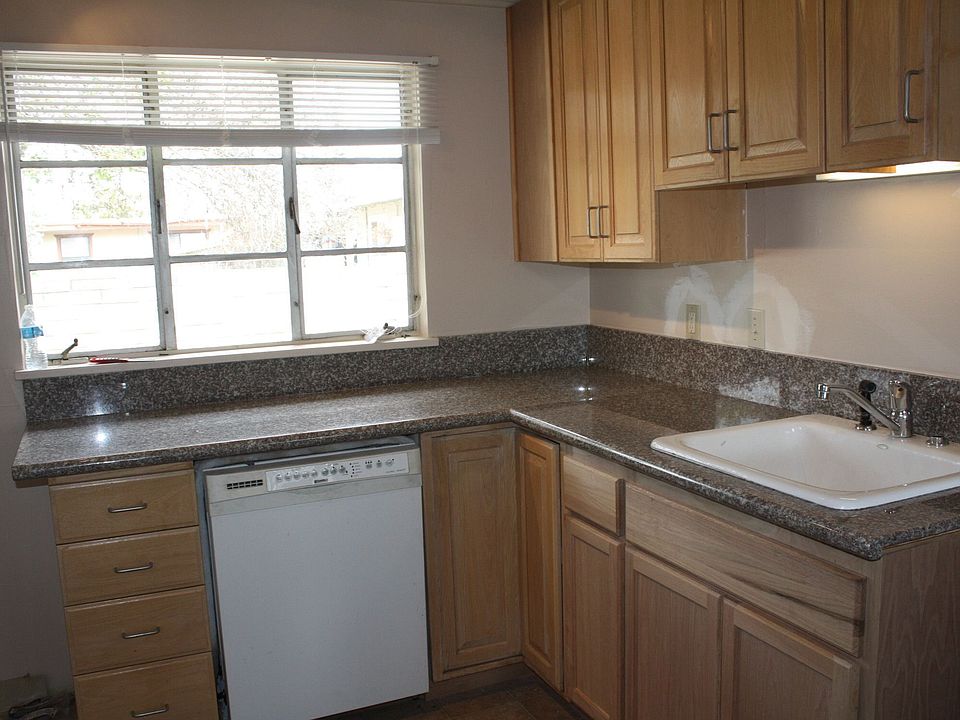 Inst'd new cab's & Granite!