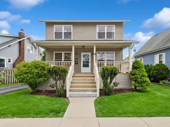 402 Crescent St, Wheaton, IL 60187