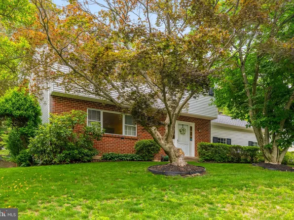 5 Mary Anne Dr, Brookhaven, PA 19015