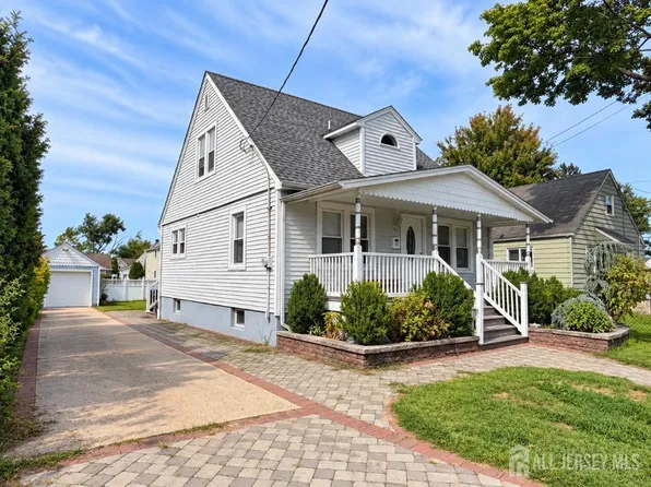 14 Fountain St, East Brunswick, NJ 08816