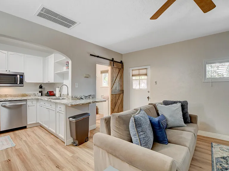 3916 Vegas Dr #3-A — Photo 4