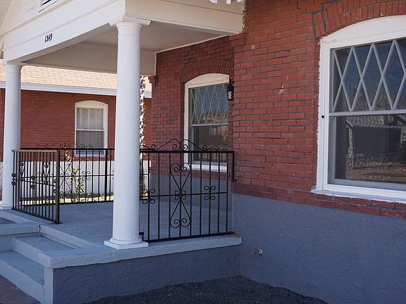 Customized front porch