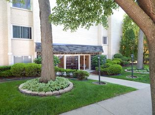 8650 Ferris Ave UNIT 301, Morton Grove, IL
