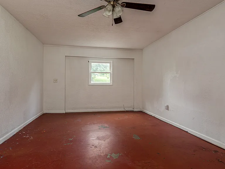 268 S French Broad Ave — Photo 19