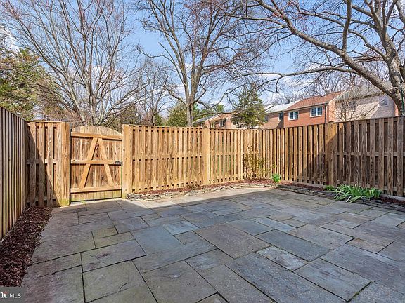 4th image of 1838 Golf View Ct