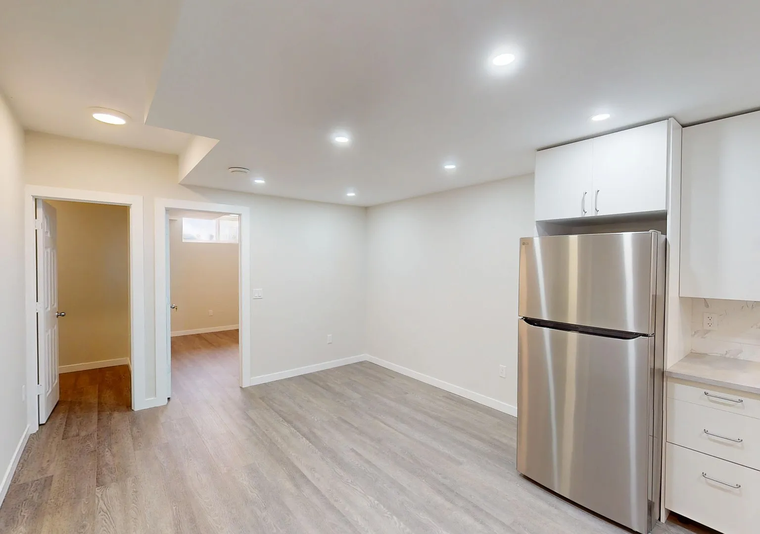 163 Legacy Glen Crt Se- Lower — Photo 3
