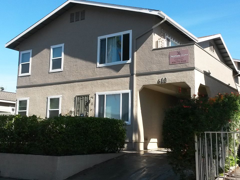 Building Front Unit 3 Upstairs