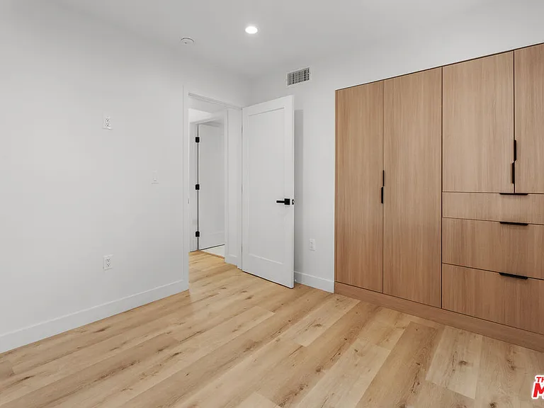 2154 Patricia Ave — Photo 11