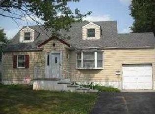 447 Inwood Rd, Linden, NJ 07036