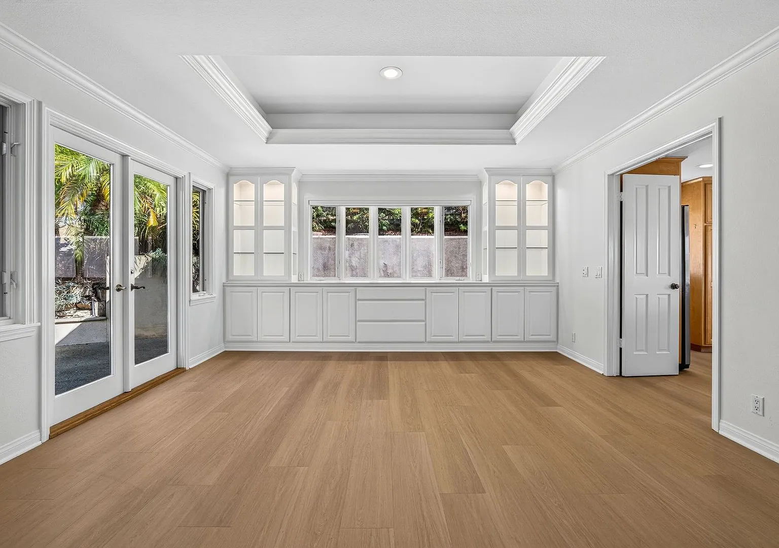 Spacious Two-Story 5 BD/3 BA Home in Desirable East Bluff Neighborhood — Photo 2