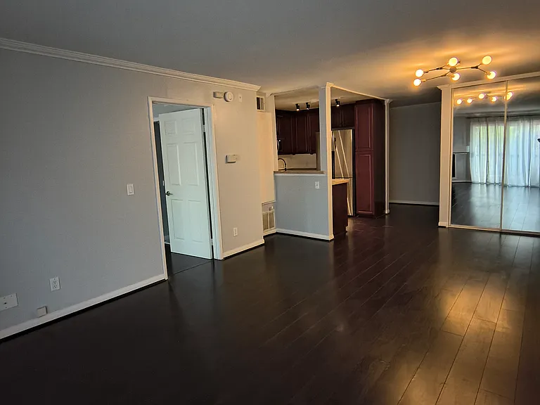 5530 Owensmouth Ave #233 — Photo 12