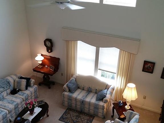 5th image of 240 Huckleberry Ct
