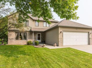 3909 Cobblestone Ln NW, Rochester, MN 55901