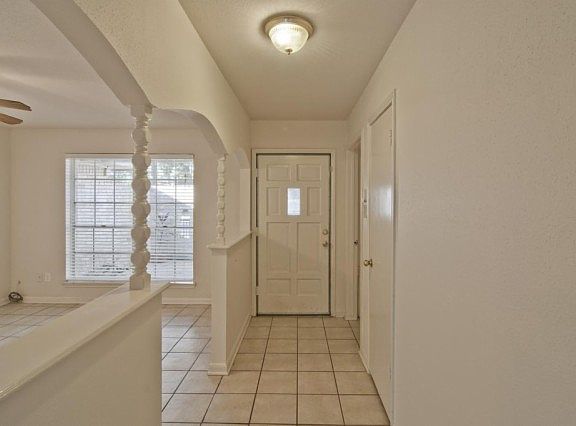 5th image of 25403 Glen Loch Dr