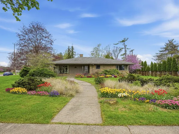 509 Mills Rd, Saline, MI 48176