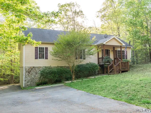 349 Anchor Dr, Bracey, VA 23919