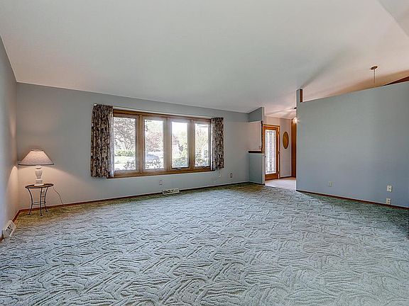 3rd image of 7324 W Imperial Dr
