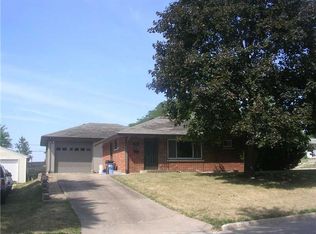 3300 Susan Dr NW, Cedar Rapids, IA 52405