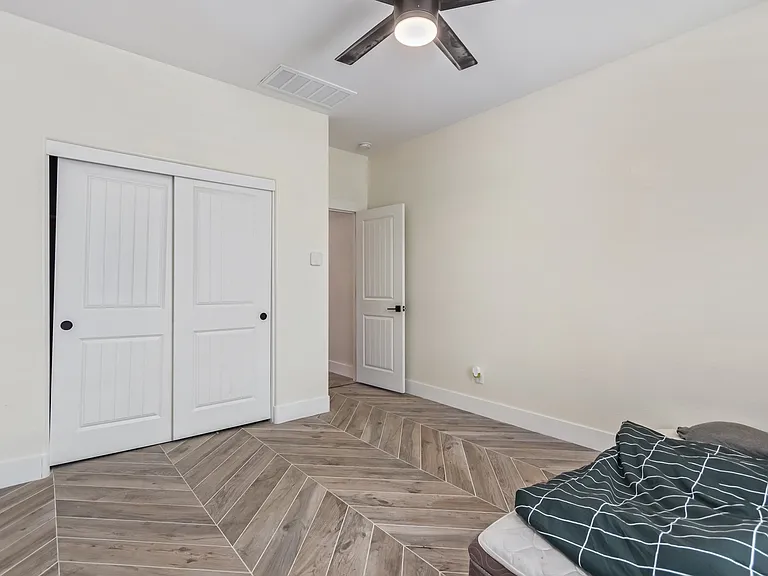 12152 W Winslow Ave — Photo 29