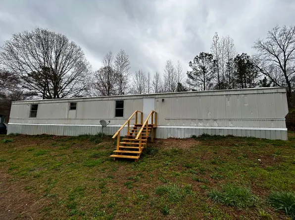 79 Phoenix Dr, Anniston, AL 36206