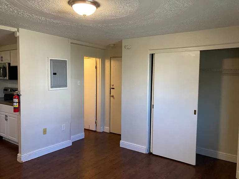 52-54 Hawley Avenue — Photo 3